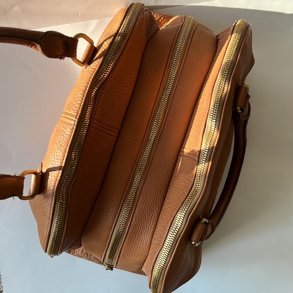 J.Crew large Biennial satchel bag 💼 saddle leather with gold hardware ✨ - Picture 2 of 16